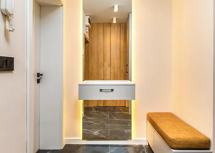 Sunset 2br Street Parking Included *