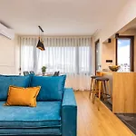Апартаменты Sunset 2br Street Parking Included