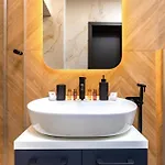 Апартаменты Sunset 2br Street Parking Included *