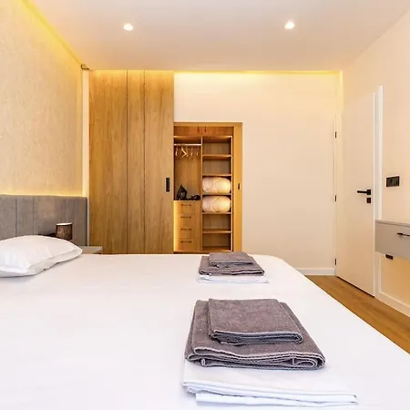 Sunset 2br Parking Included Apartment *
