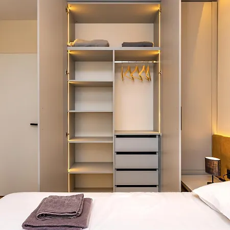 Sunset 2br Street Parking Included Апартамент