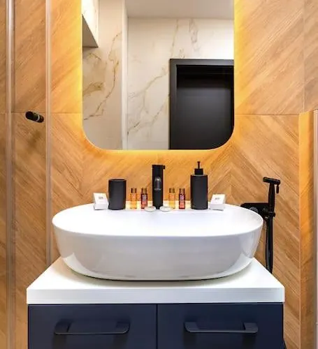 Sunset 2br Street Parking Included