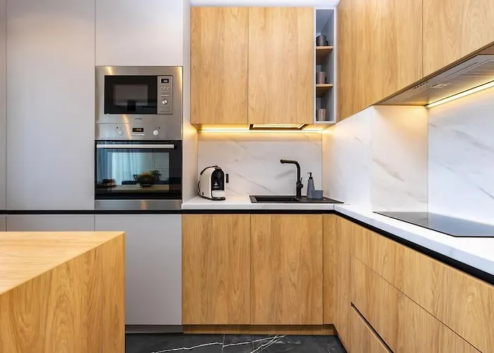 Sunset 2br Street Parking Included *