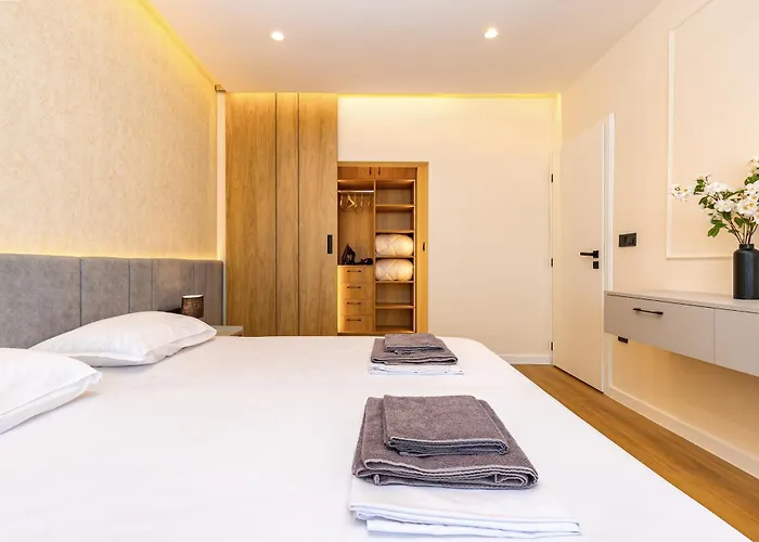 Sunset 2br Street Parking Included Apartamento